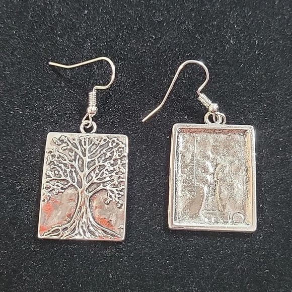 Oak Tree Vintage Style Drop Earrings - Picture 9 of 10
